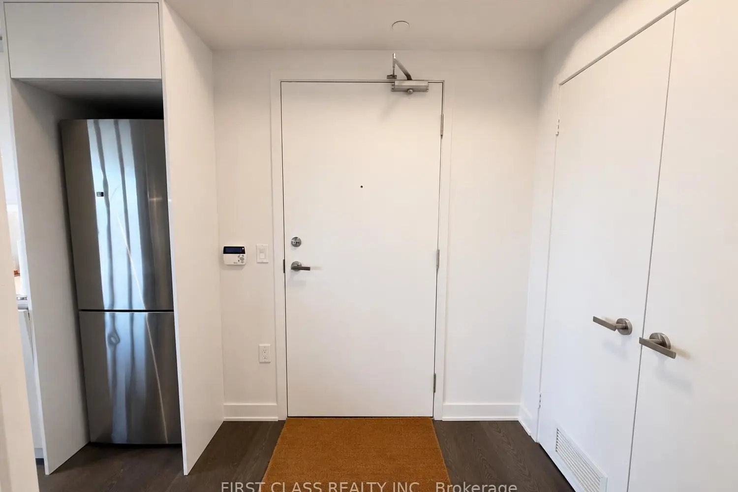 99 Broadway Avenue 2803