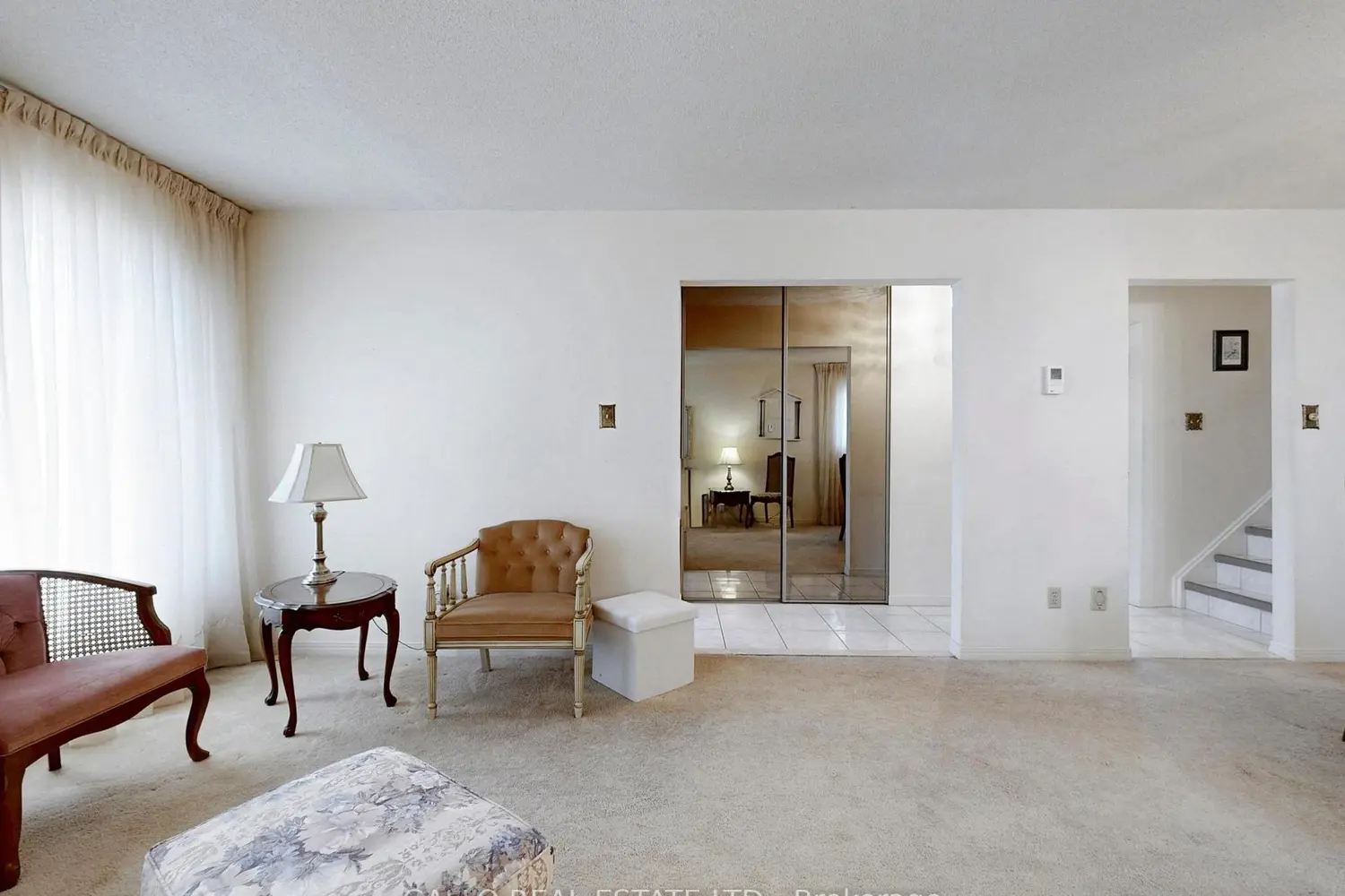 155 Goldhawk Trail photo 4