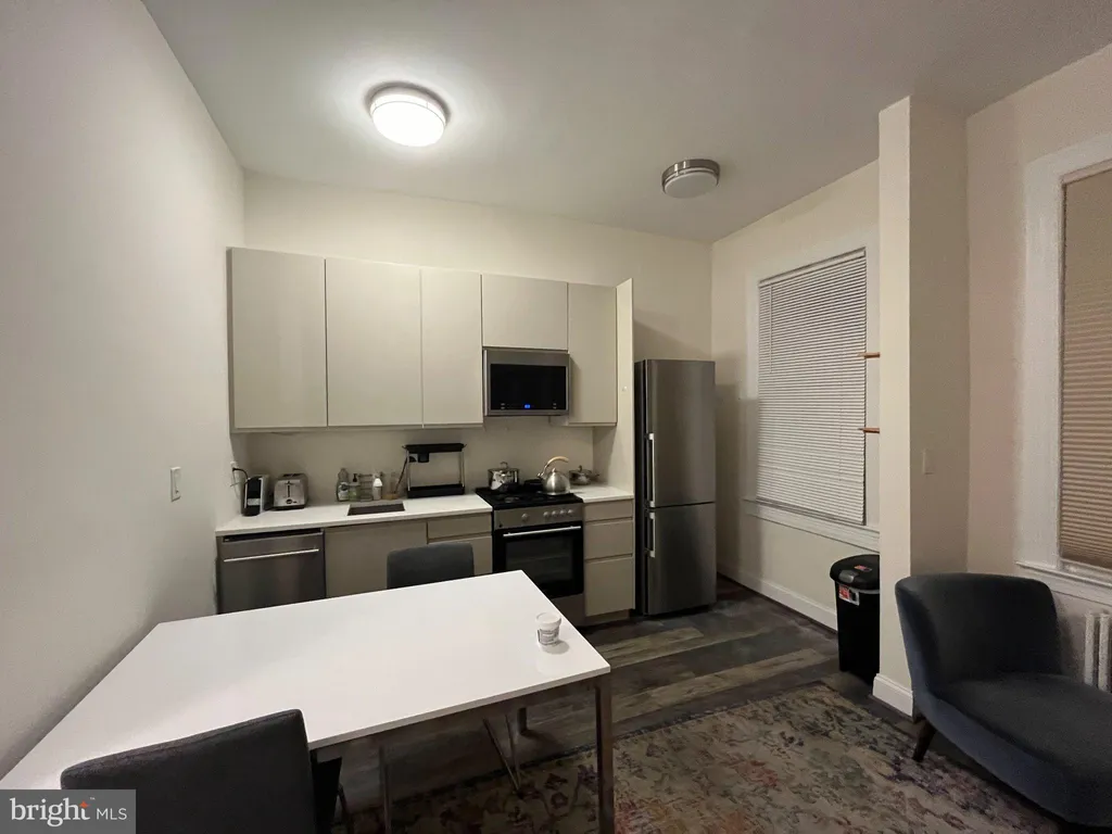 3003 P Street NW, Washington, DC 20007 photo 2