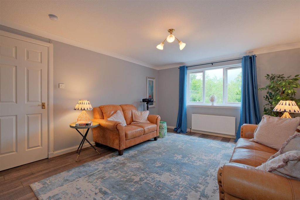 3 bed flat for saleAvonbridge Drive, Hamilton ML3 photo 3