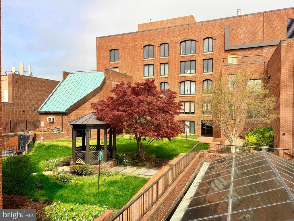 1080 Wisconsin Avenue NW Unit 2004, Washington, DC 20007