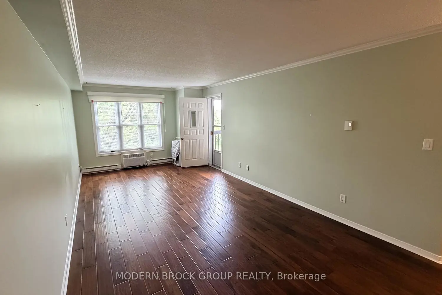 21 Liston Avenue 405 photo 4