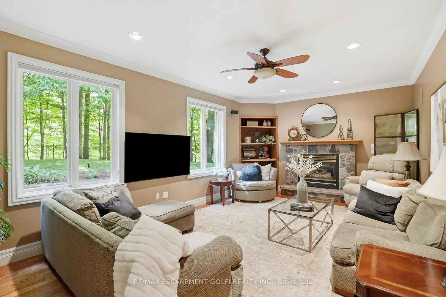 1121 Forestvale Drive photo 5