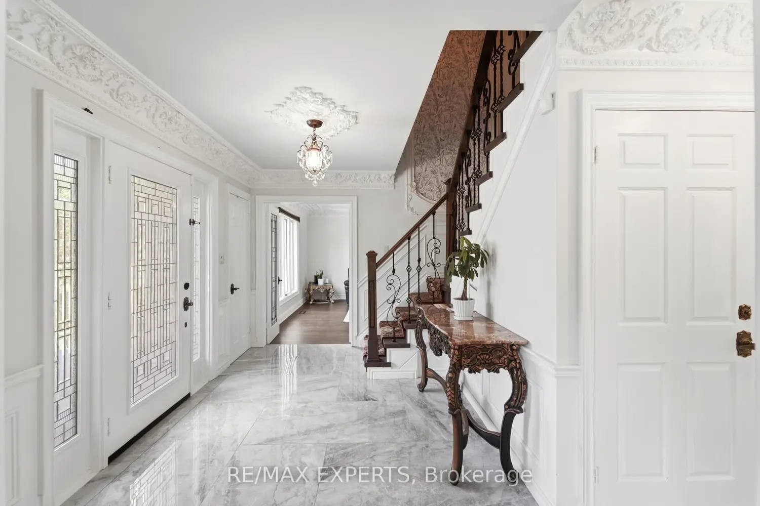 28 Stonegate Drive photo 5