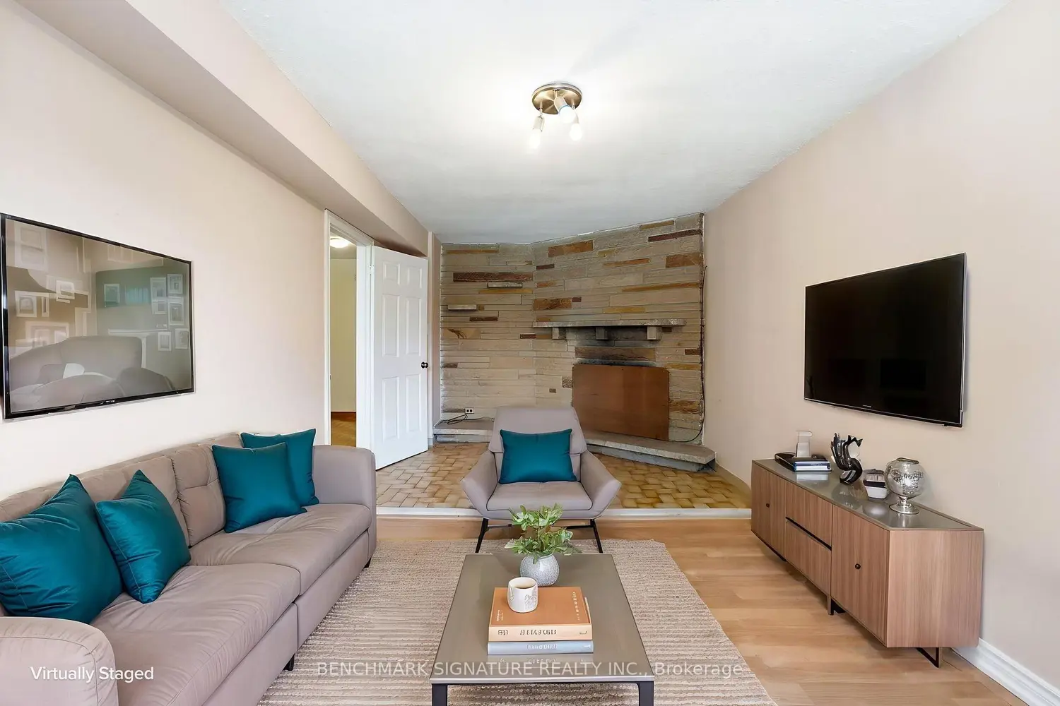 51 Baybrook Crescent photo 3