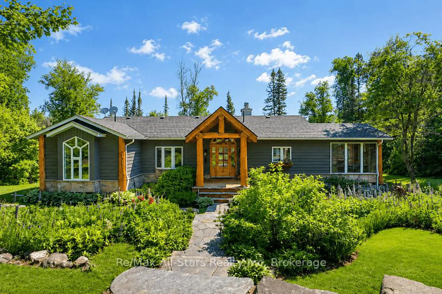 1883 Forest Lake Drive photo 2