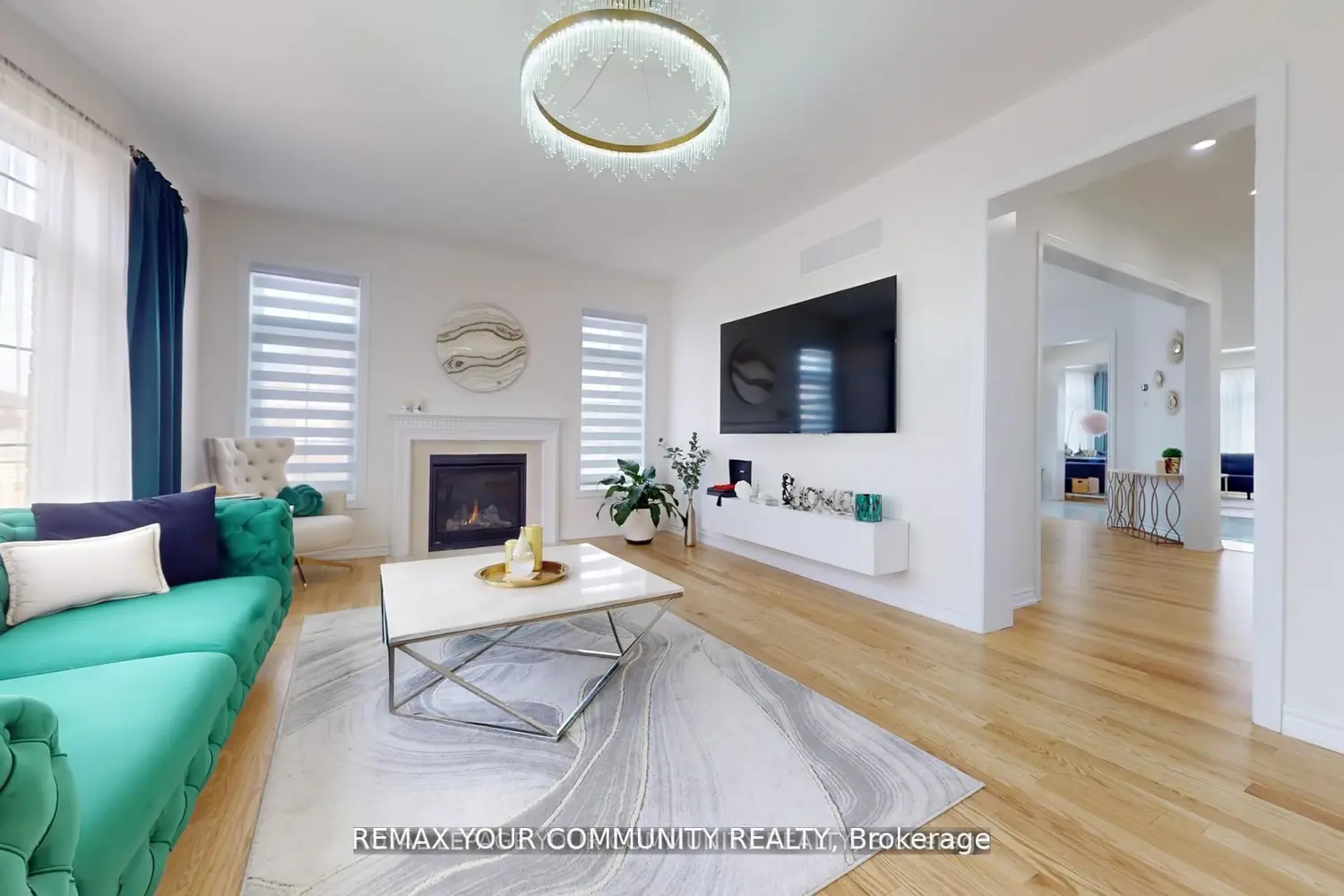 1072 Wickham Road photo 3