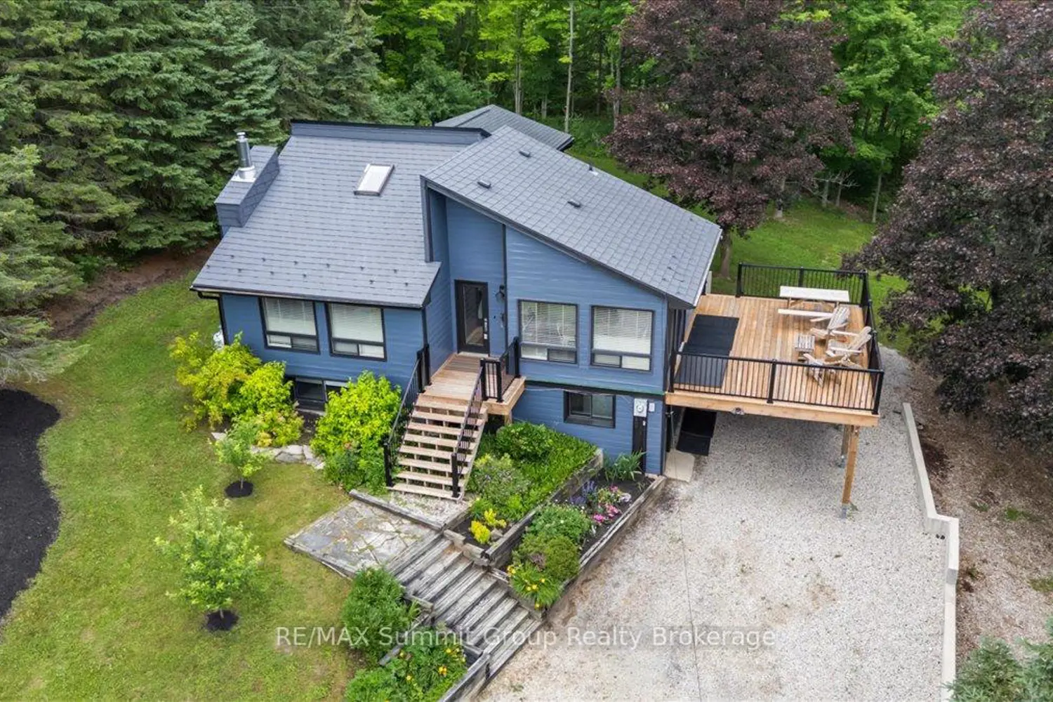 123 Amik Court photo 2