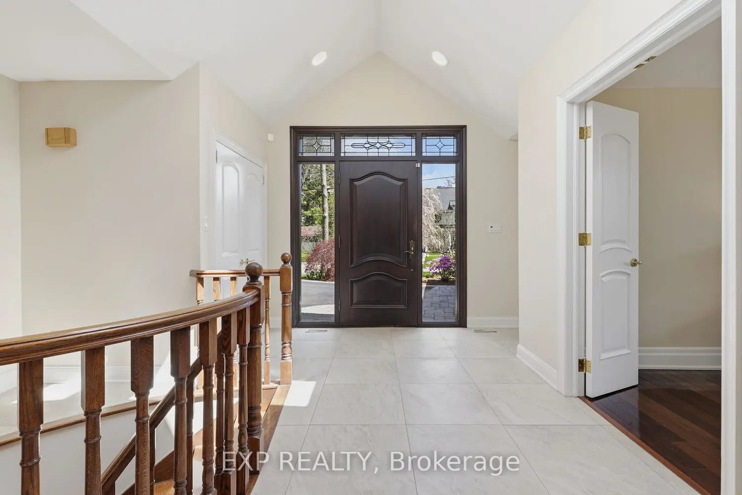 2076 Autumn Breeze Drive photo 3
