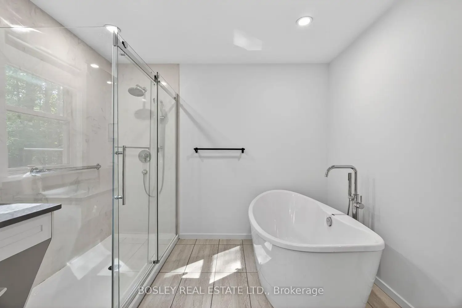 223 Ontario Street photo 4
