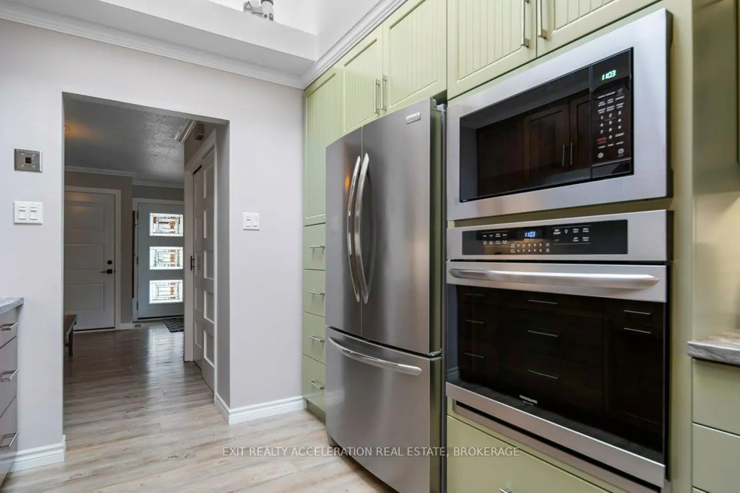 252 Bridge Street photo 5