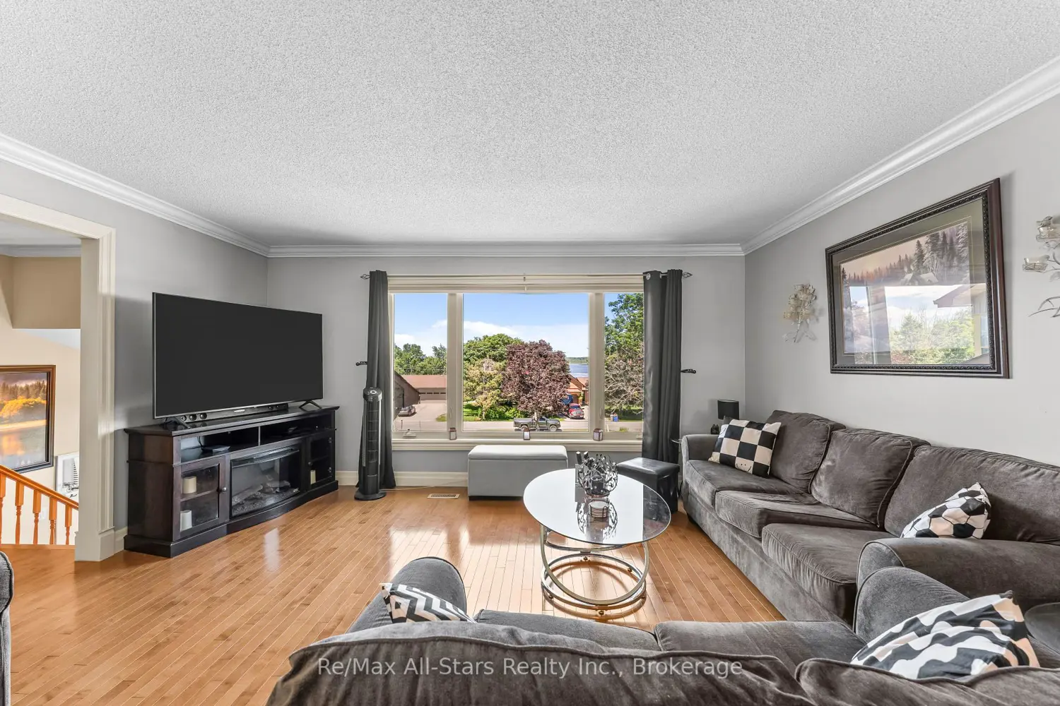 54 Bluewater Avenue photo 5