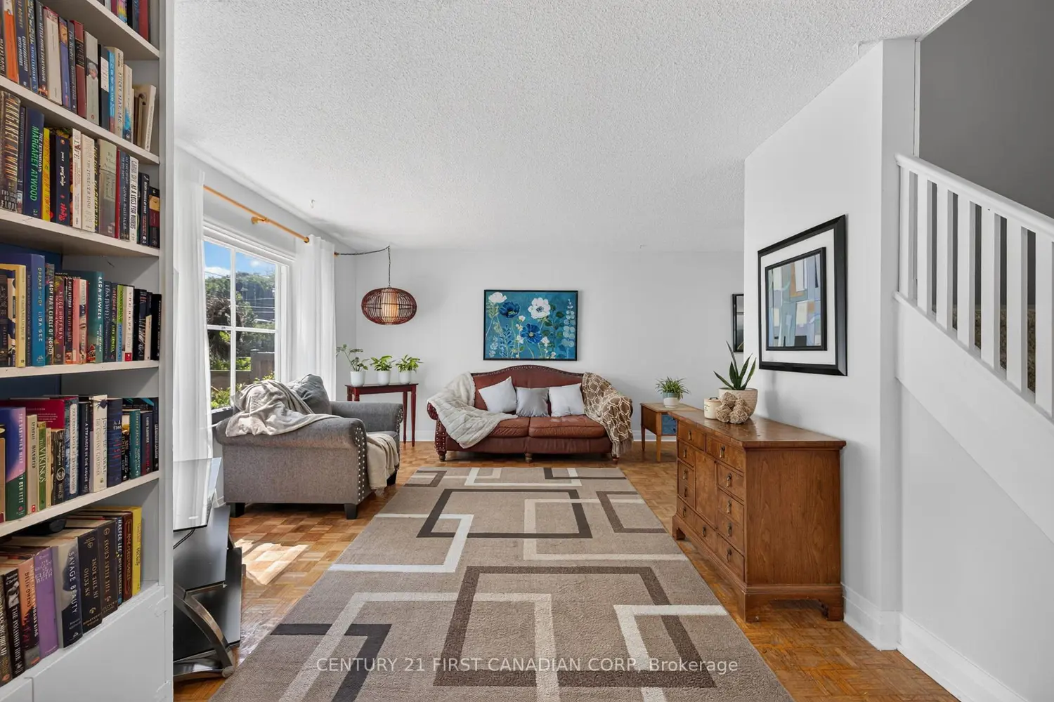 297 Stephen Street photo 3