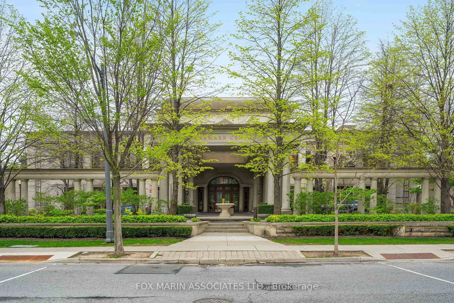 78 Harrison Garden Boulevard 2206