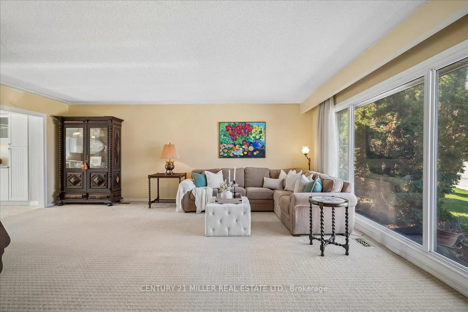 5 Cortina Crescent photo 4