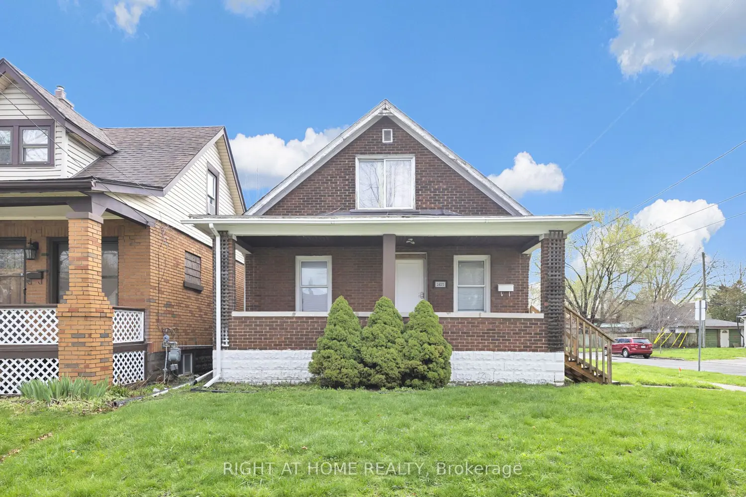 3497 Peter Street photo 2