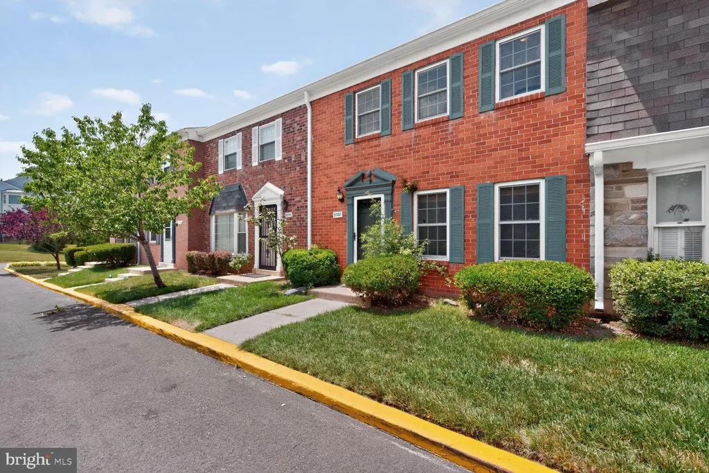 8108 Lakecrest Drive, Greenbelt, MD 20770