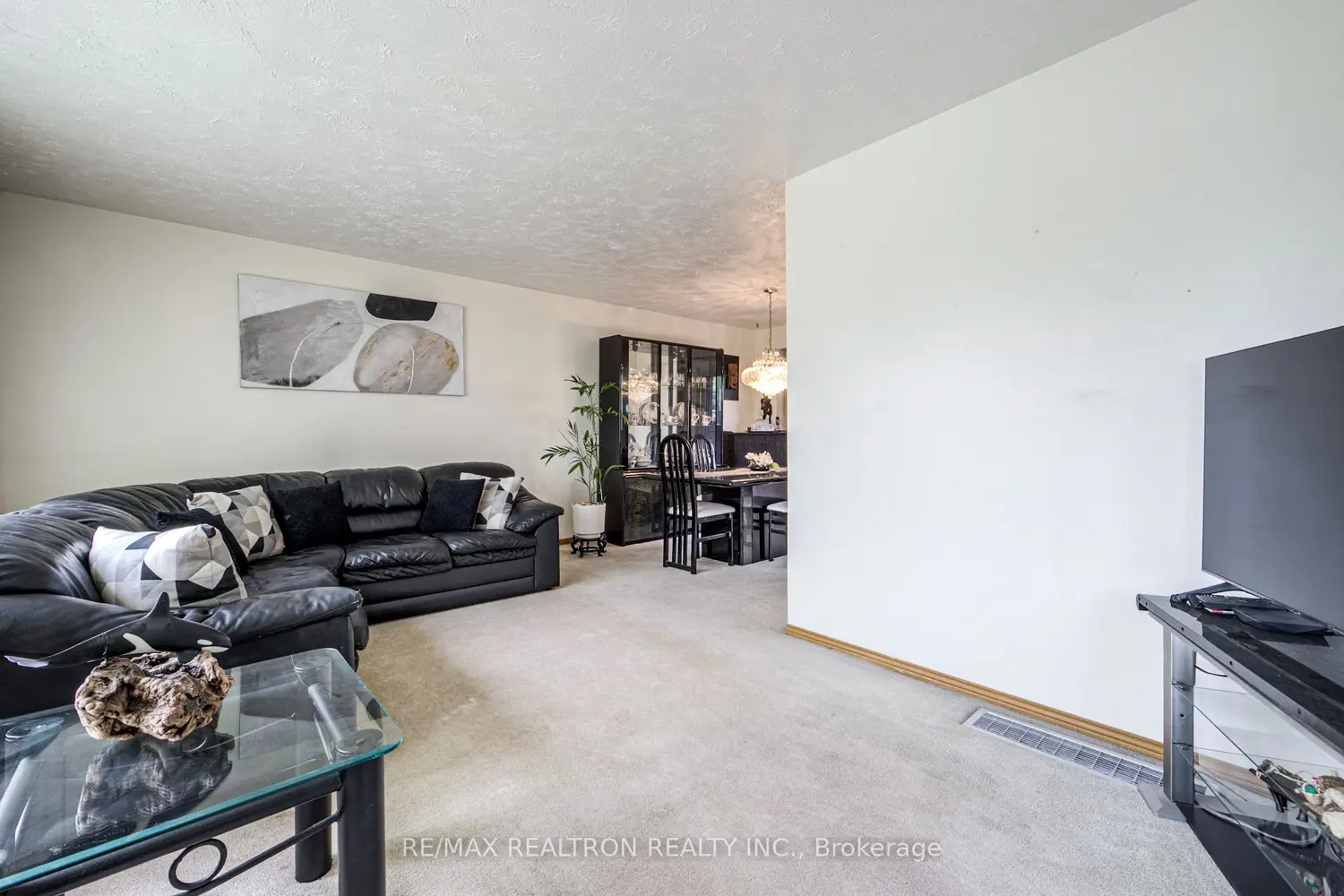 62 Hullmar Drive photo 4