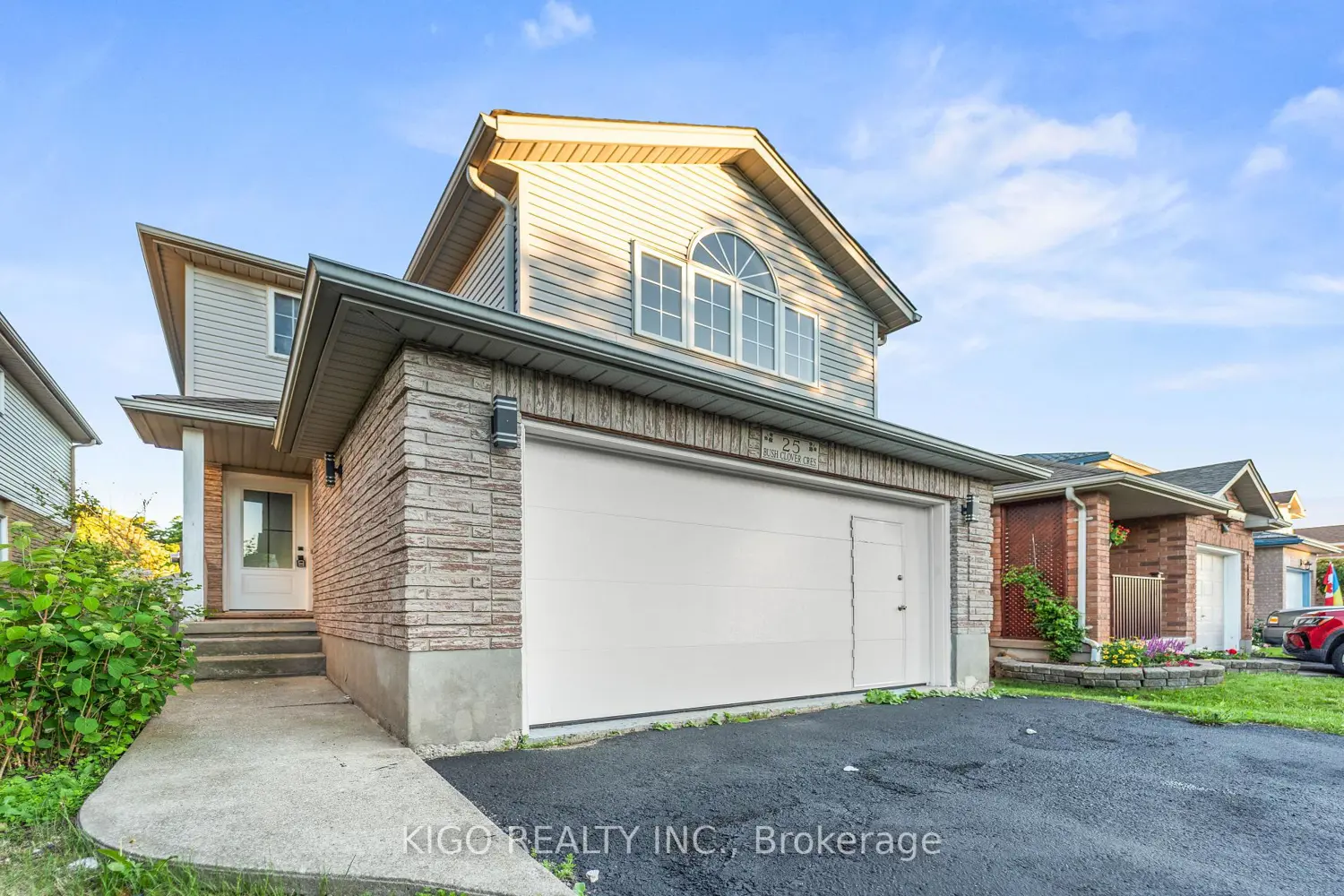 25 Bush Clover Crescent