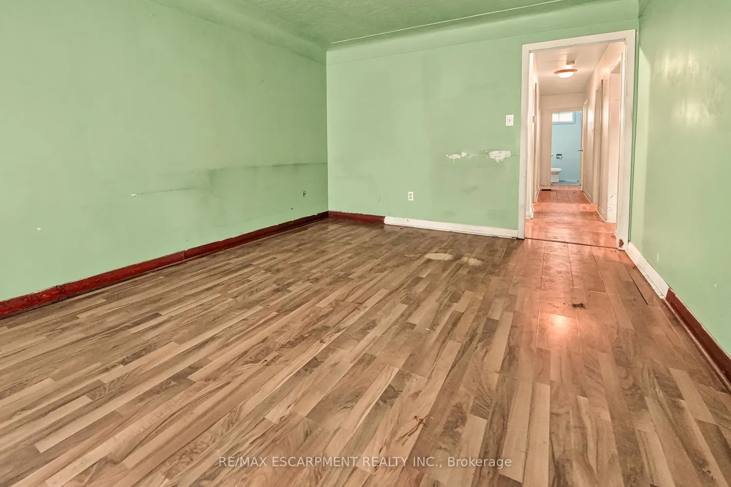 689 Burgess Avenue photo 4