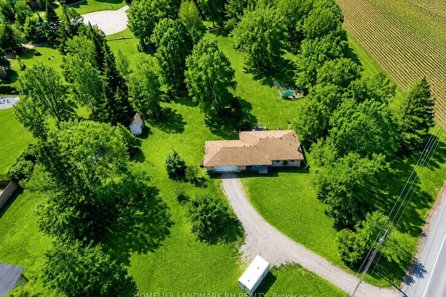 19452 Holland Landing Road photo 2