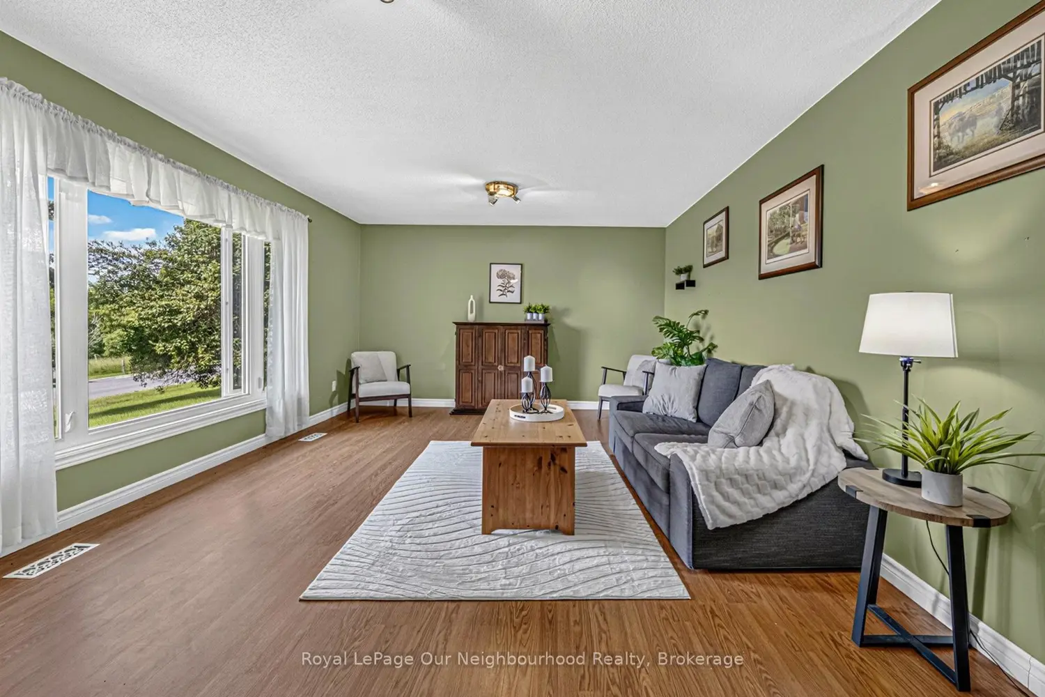 120 Massey Road photo 3