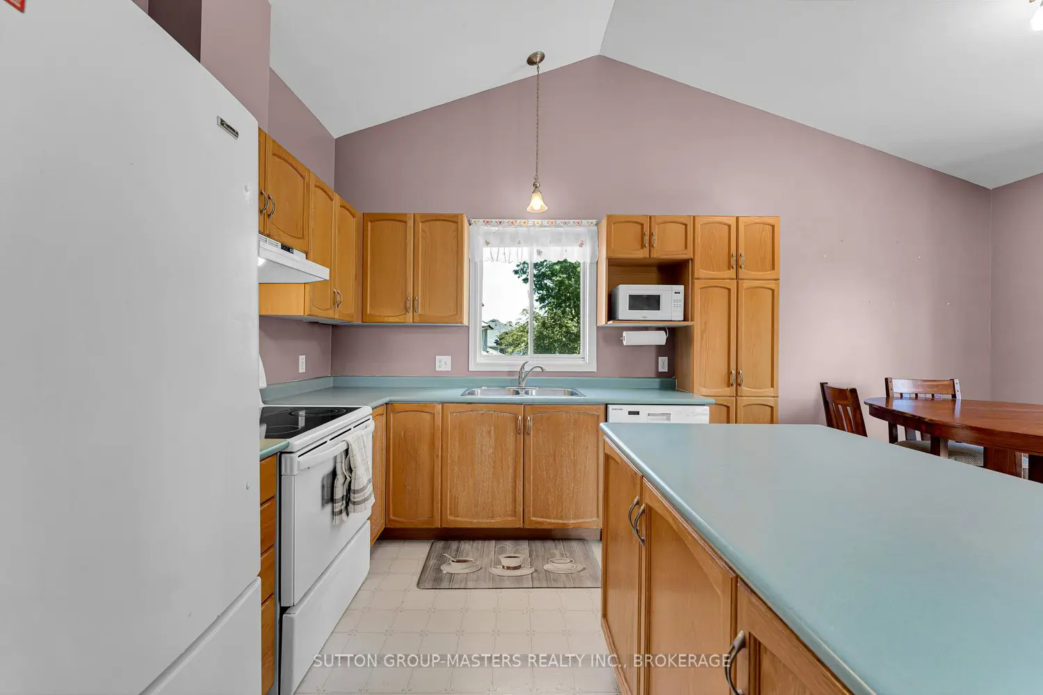 457 Fieldstone Drive photo 4