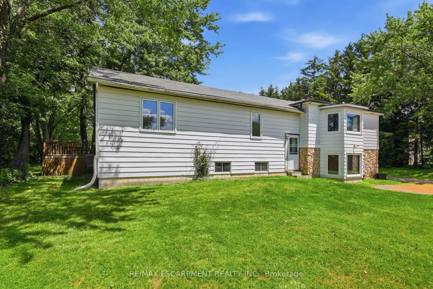 8404 Chippewa Road photo 5