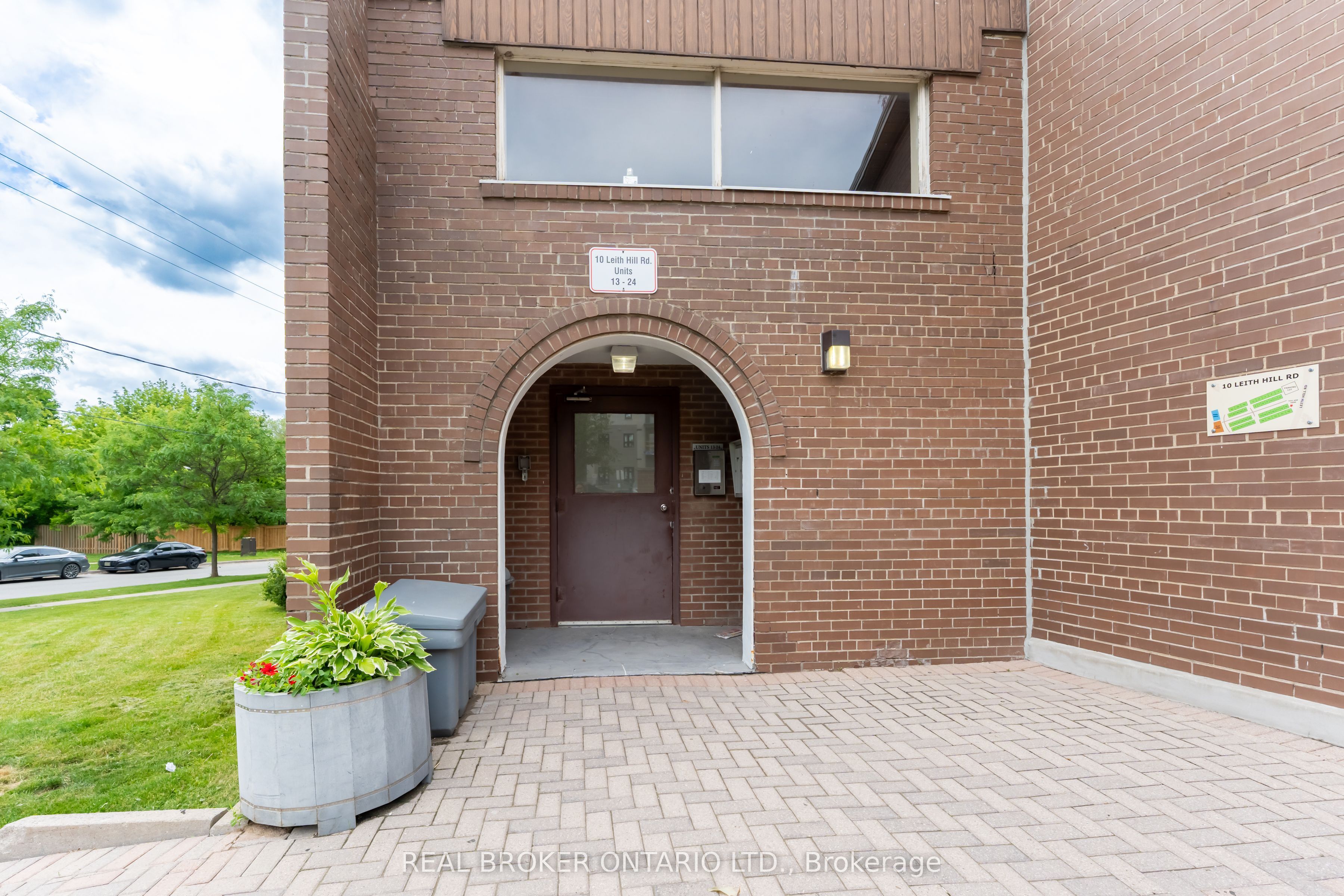 15-10 Leith Hill Road, Toronto, ON, M2J 1Z2
