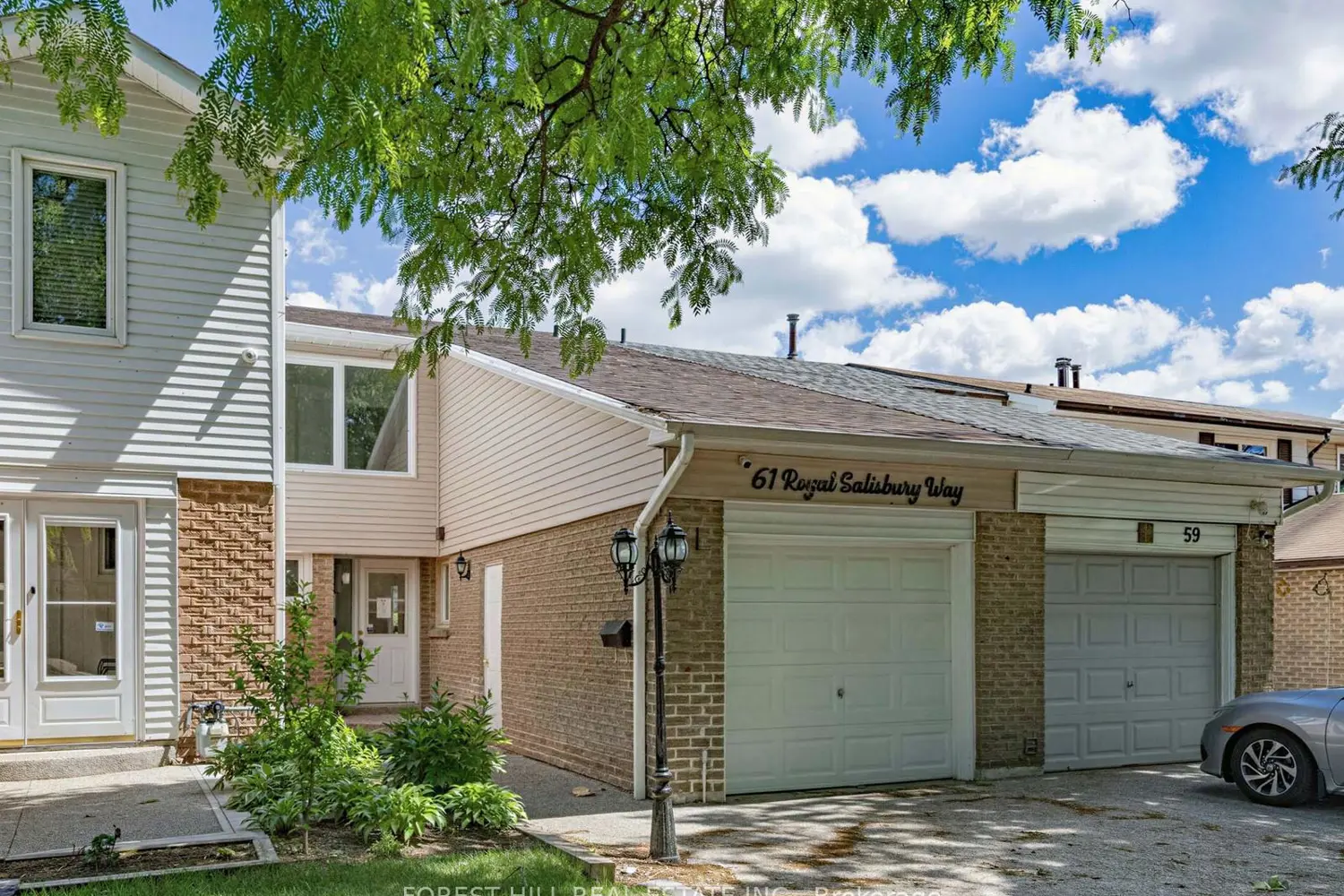 61 Royal Salisbury Way