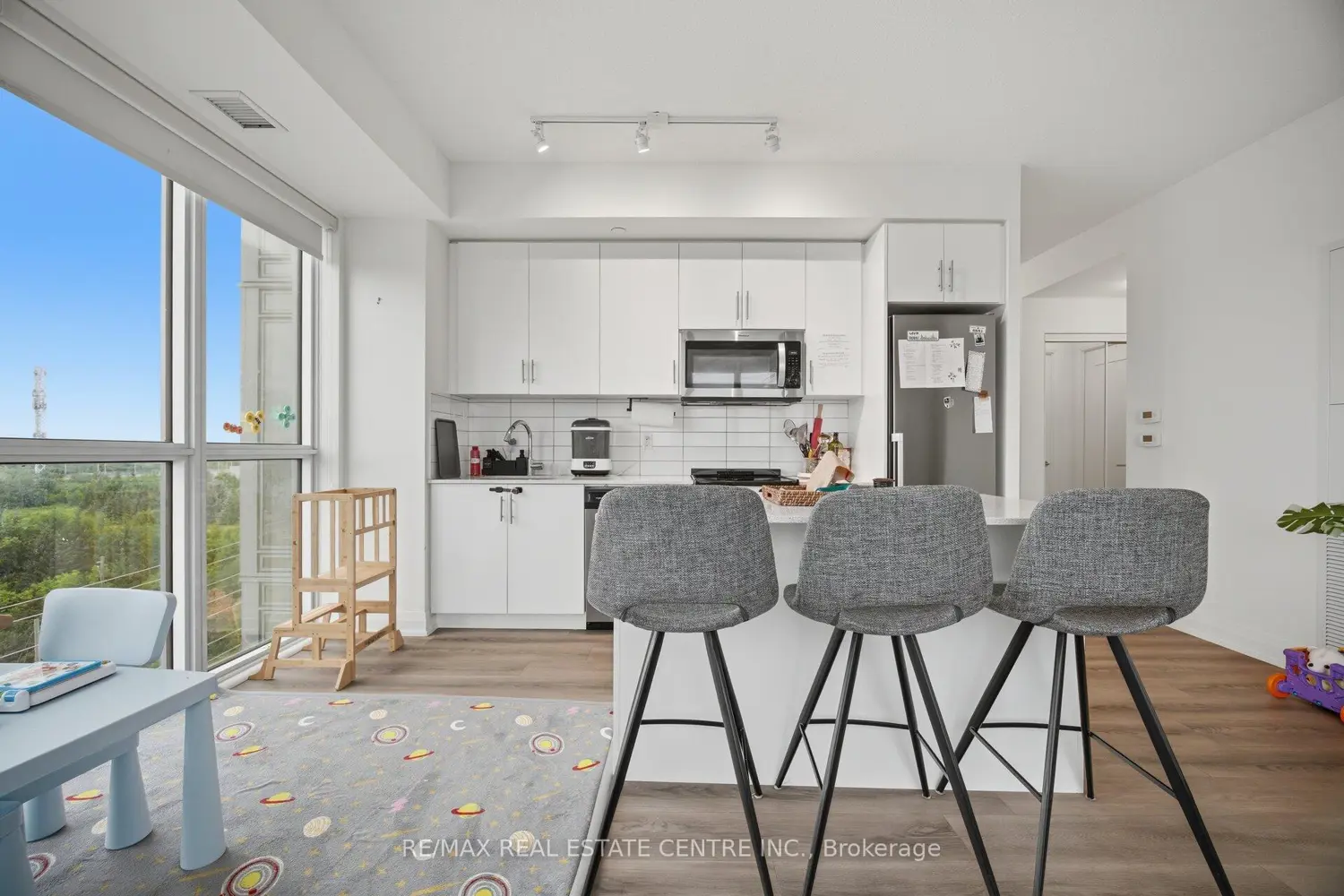 509 Dundas Street 618 photo 2