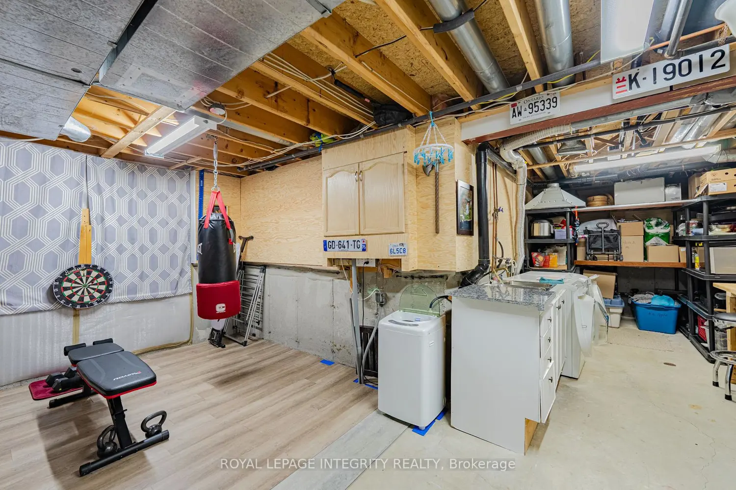 208 Blackdome Crescent photo 3
