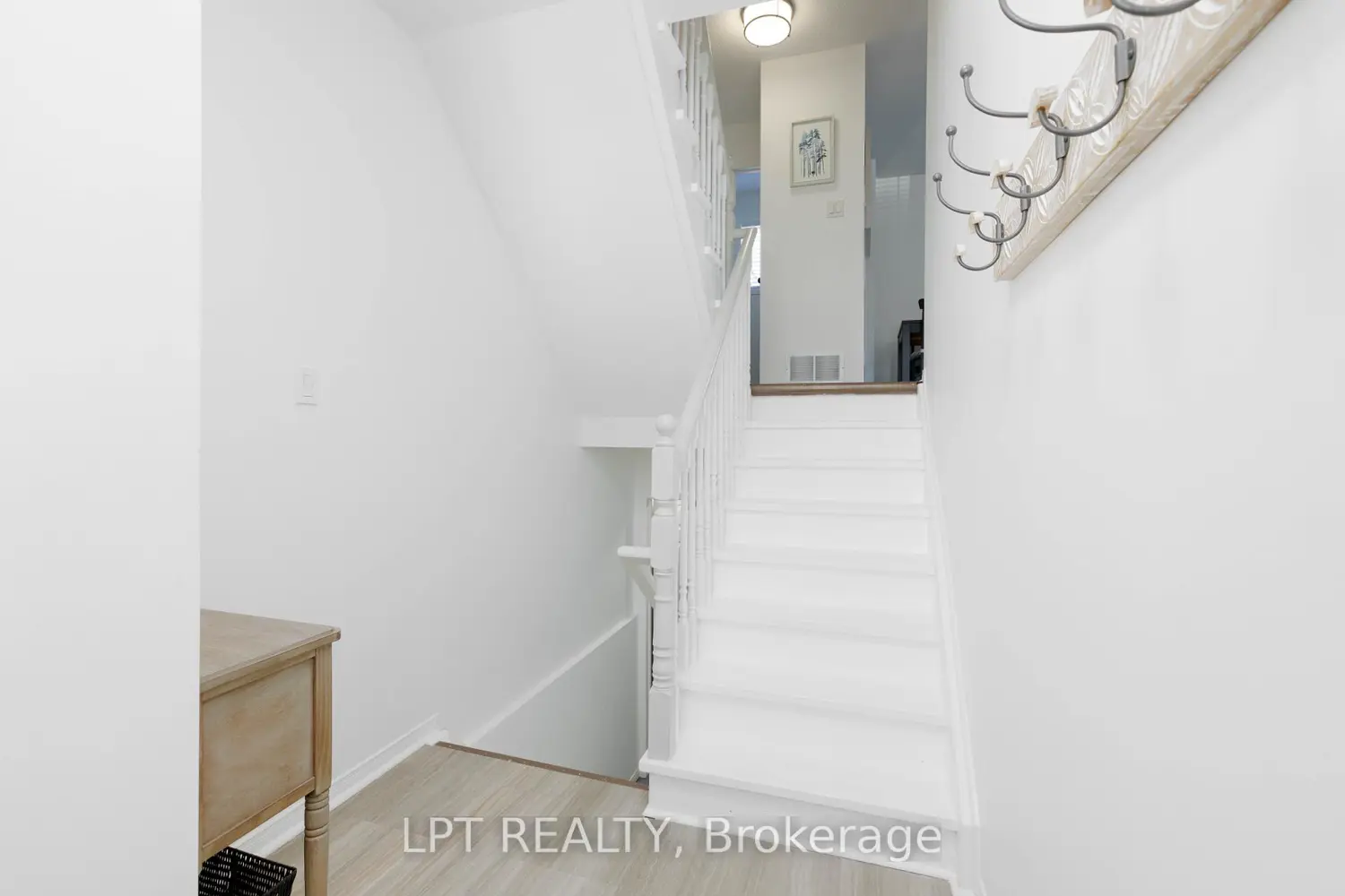 25 Hattie Court photo 4