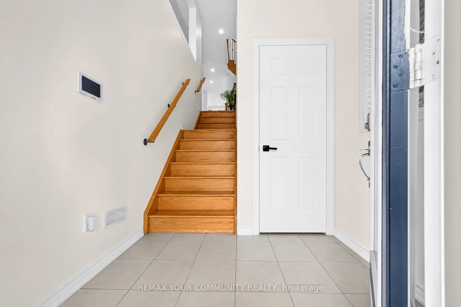 108 Sunset Terrace photo 3