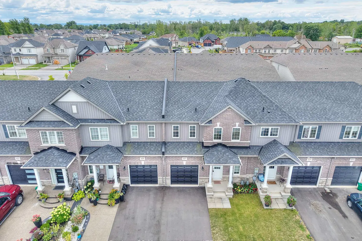427 Williams Crescent