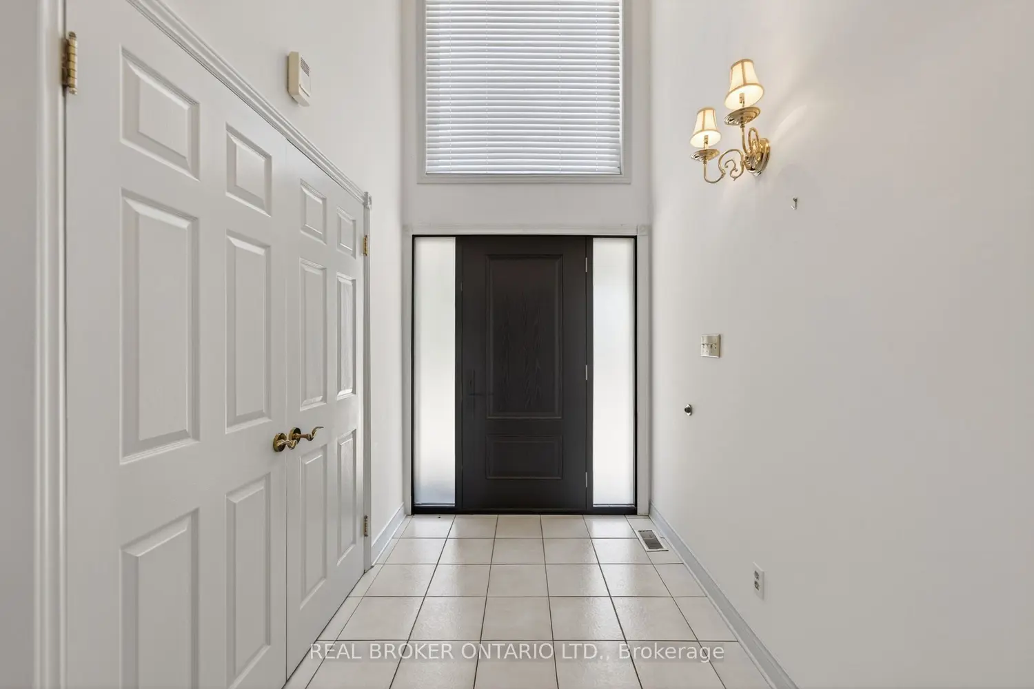 867 Admiral Drive photo 4