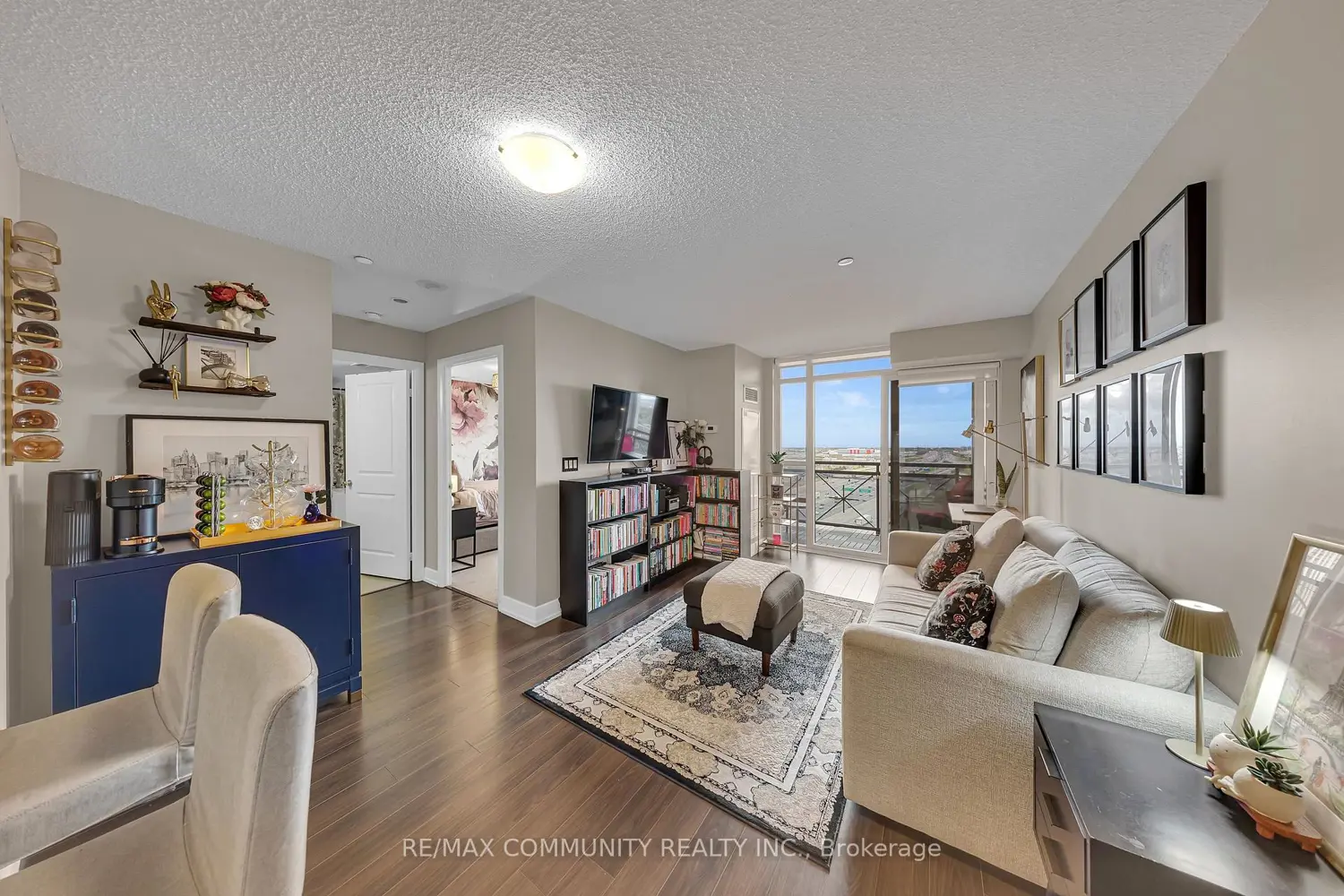 2 Eva Road 1227 photo 2