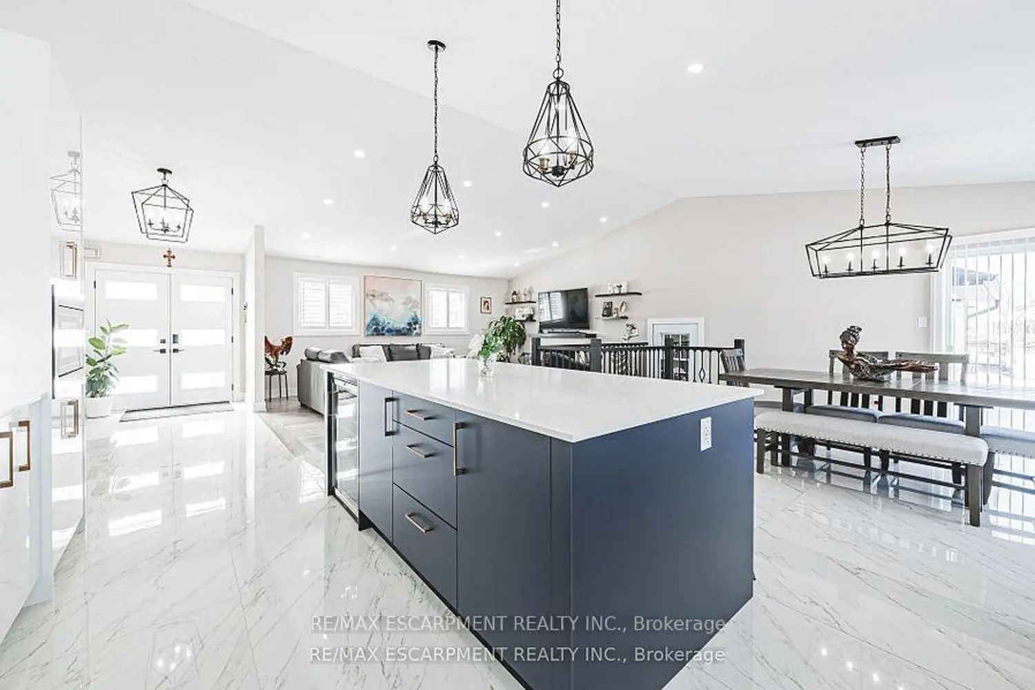 1796 Penny Lane photo 5