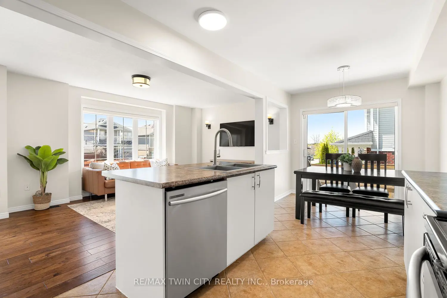148 Norwich Road photo 2