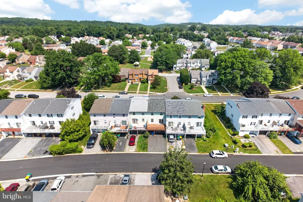 134 E Green Valley Circle, Newark, DE 19711