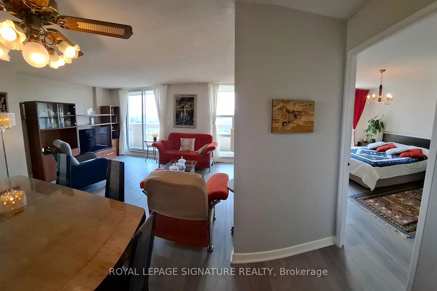 60 Inverlochy Boulevard 1210 photo 5