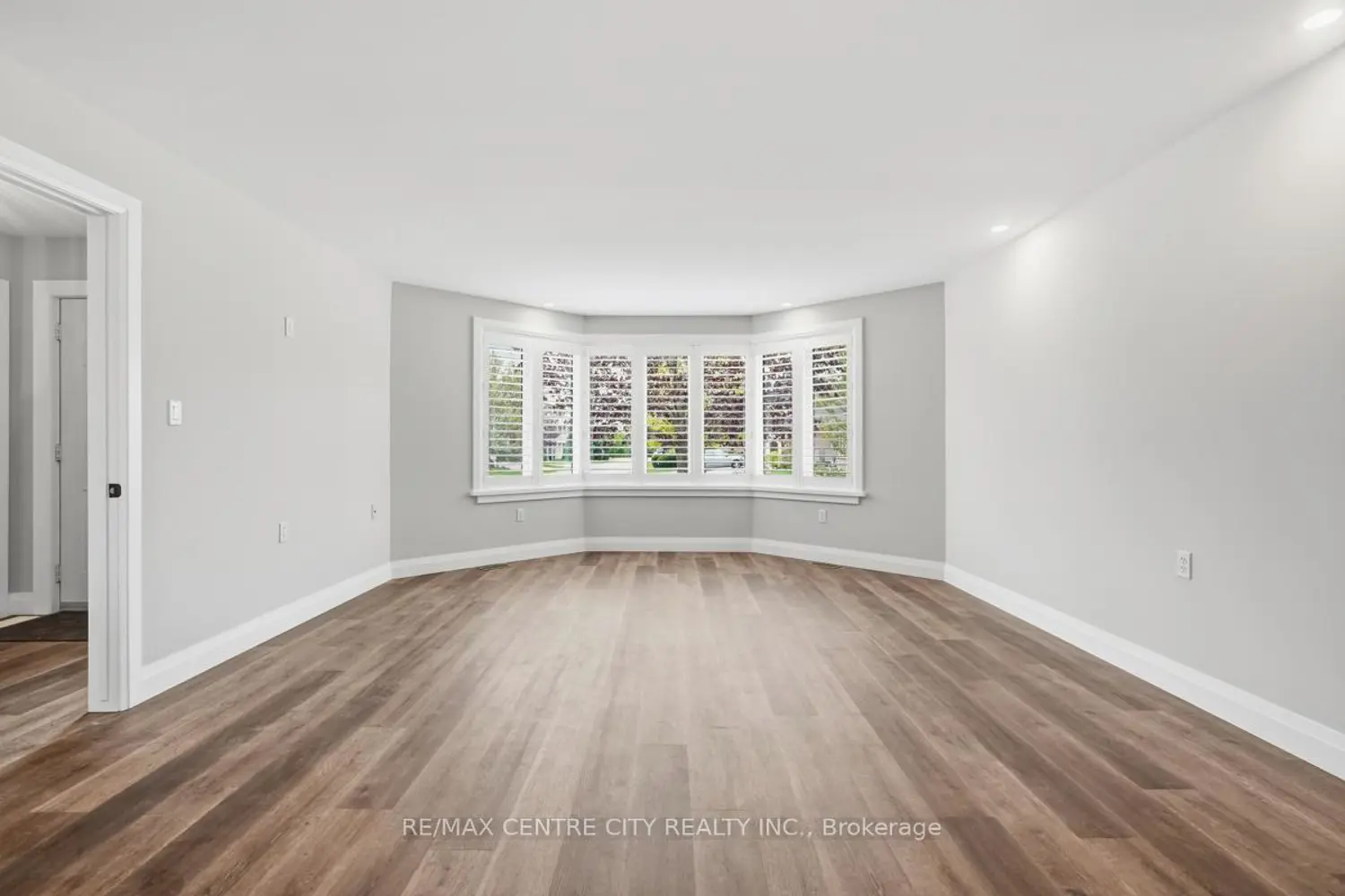 22 Ilderbrook Circle photo 3