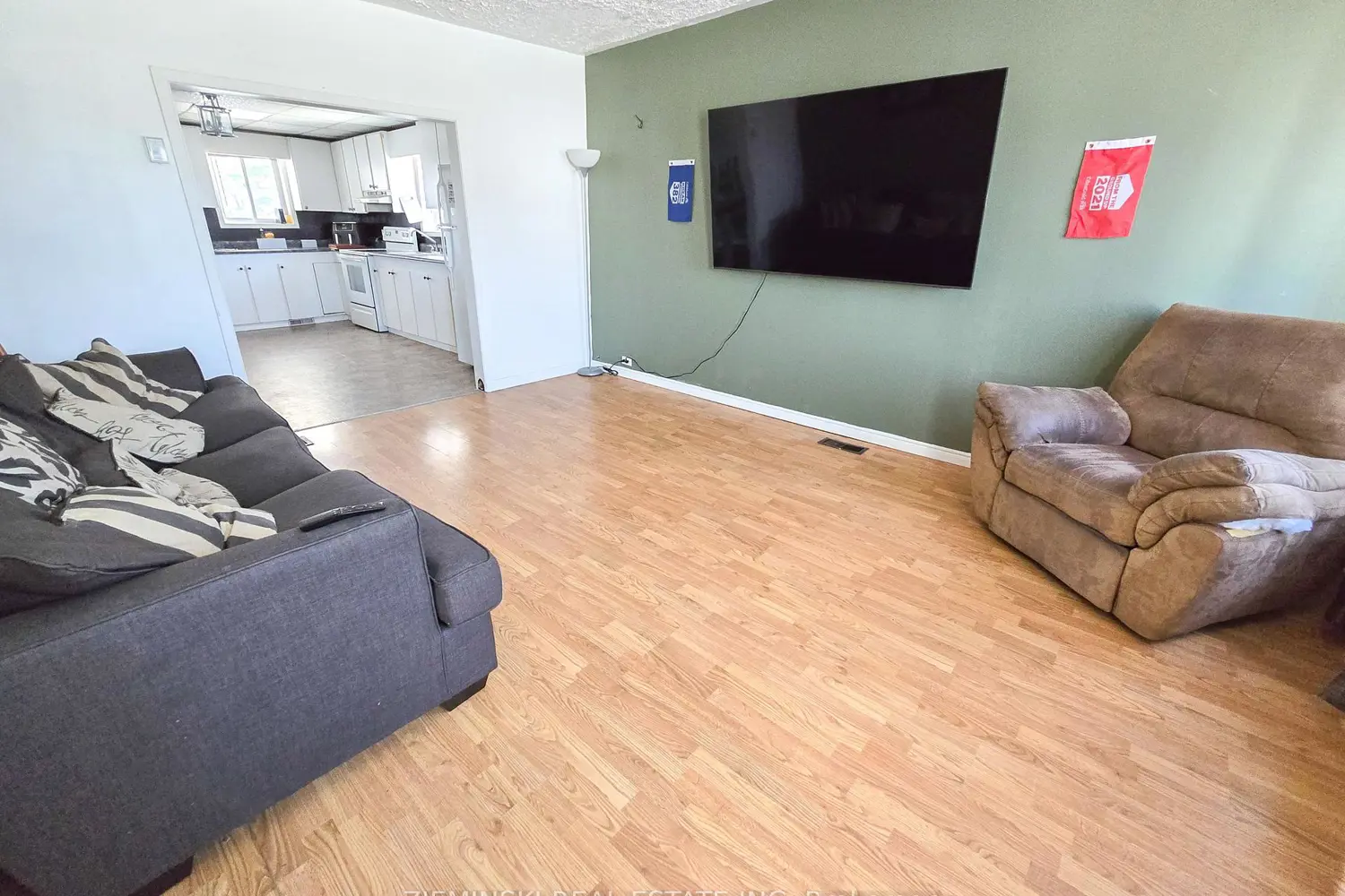 554 James Street photo 3
