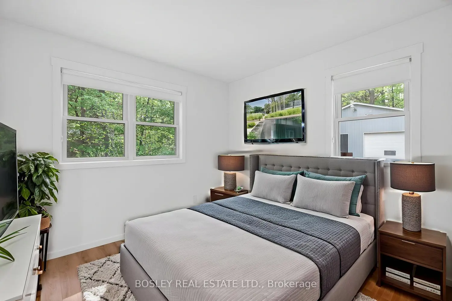 223 Ontario Street photo 3
