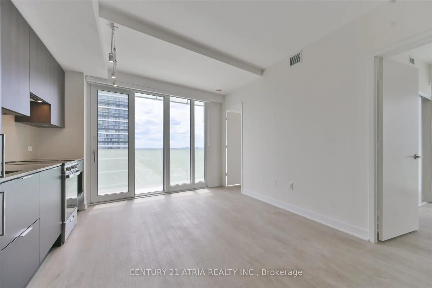 3900 Confederation Parkway 1609 photo 3