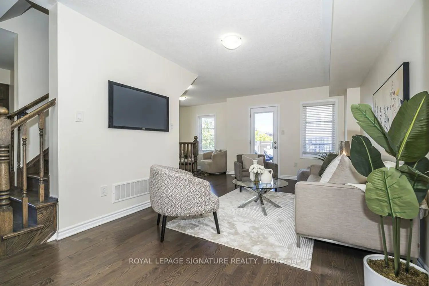 52 Deans Drive photo 4