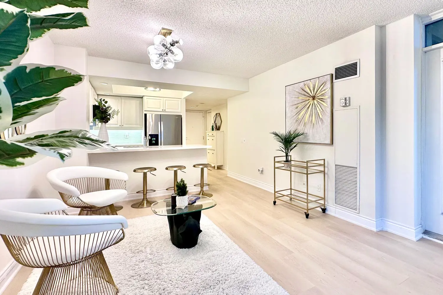 15 Northtown Way 521