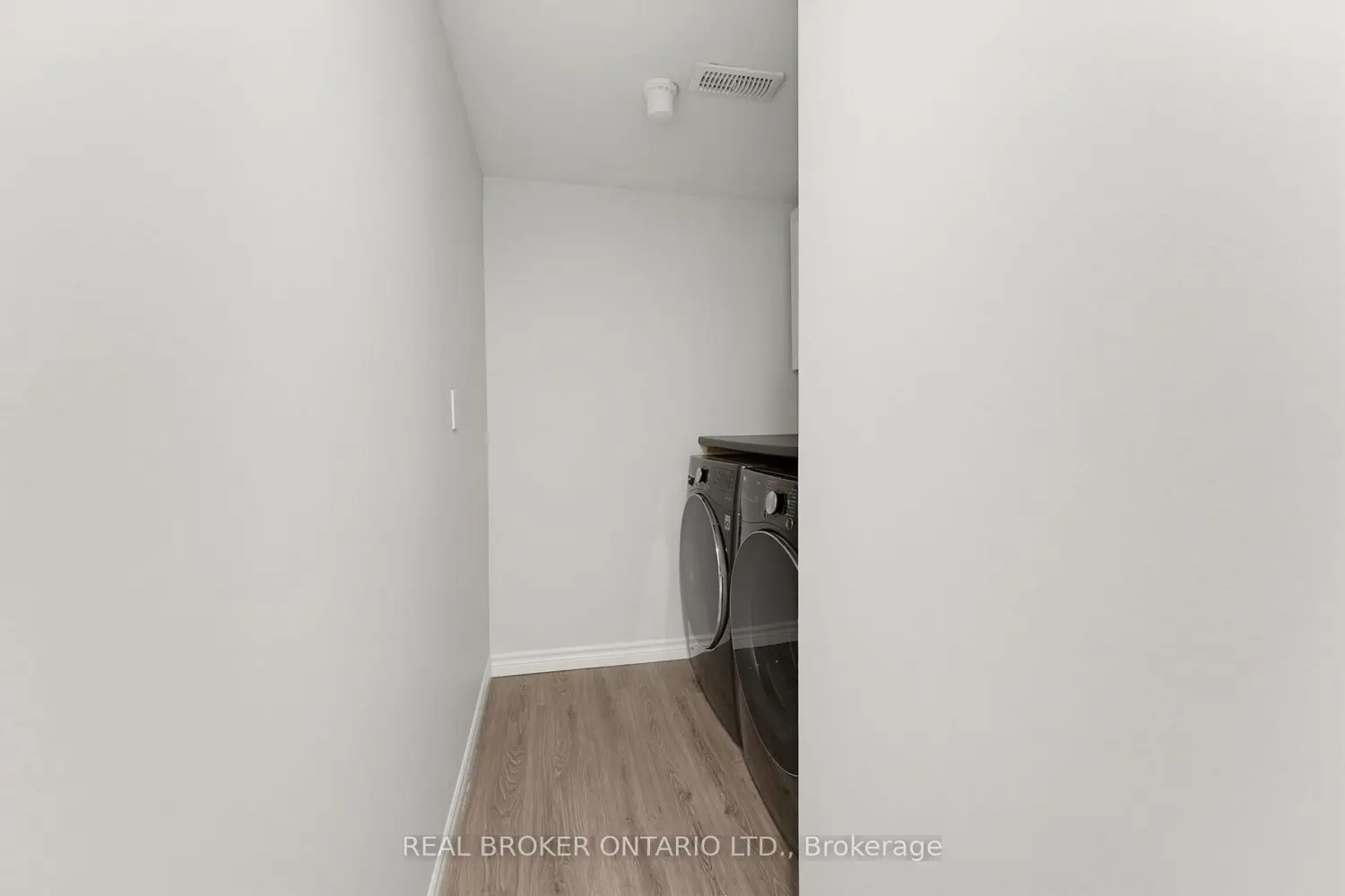 93 Patterson Street photo 5