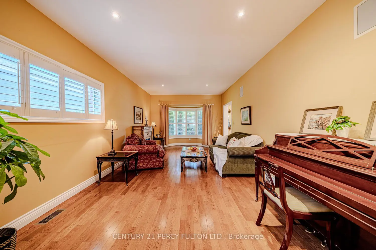 30 Willowgate Drive photo 4