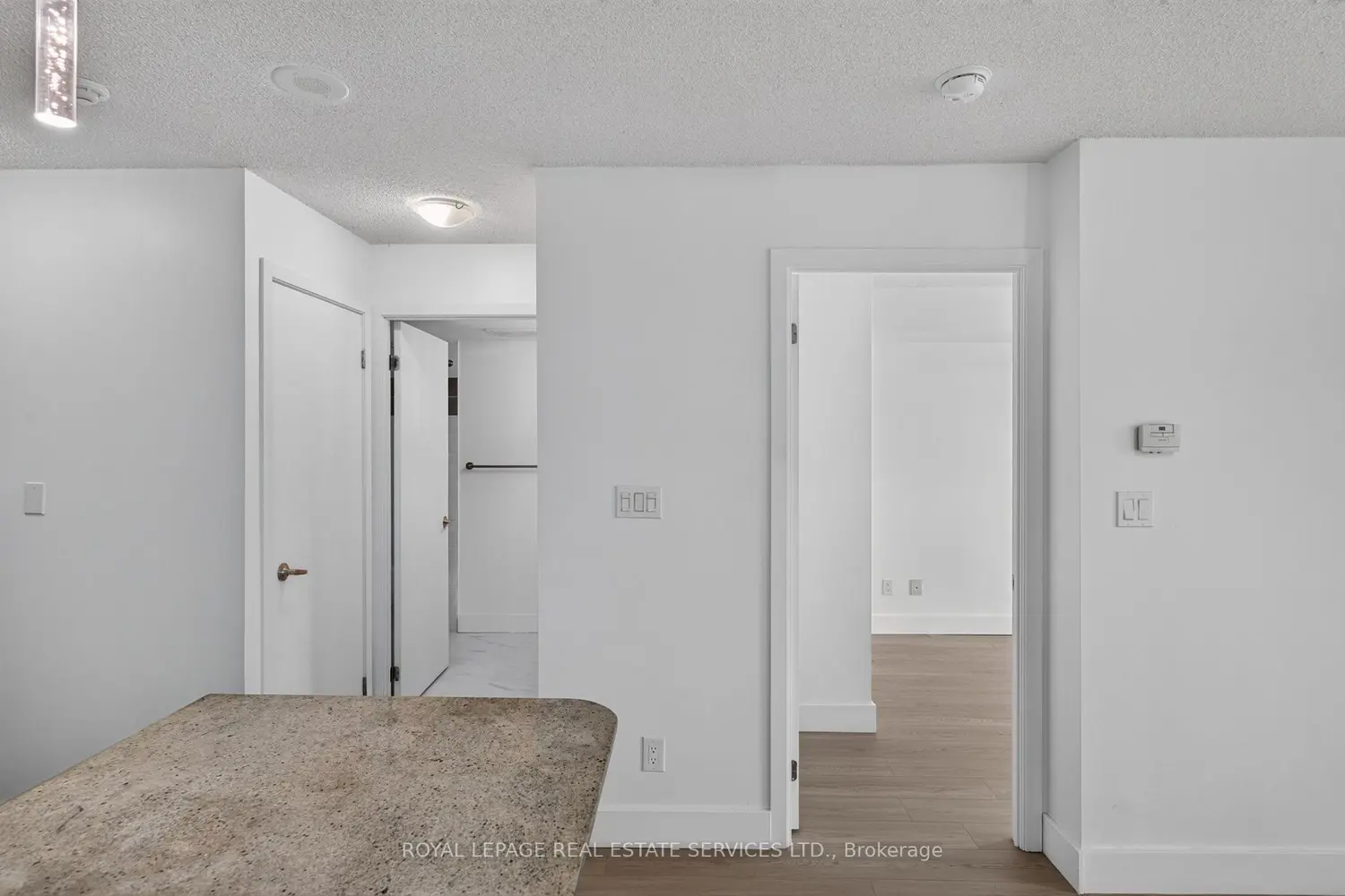 18 Harbour Street 1204 photo 2